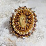 Anello Mme de Pompadour ricamato con perle perlate, cristallo Swarovski, una seduzione molto bella